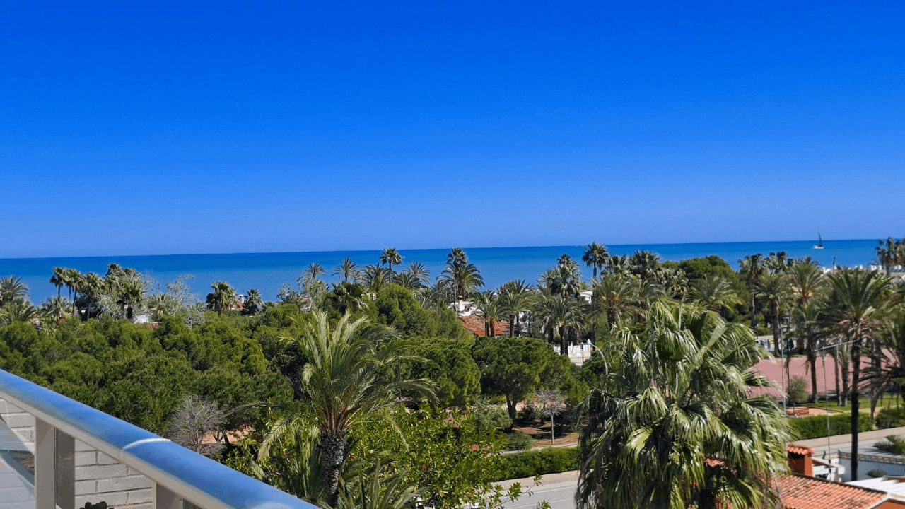 ATICO DUPLEX CON VISTAS AL MAR
