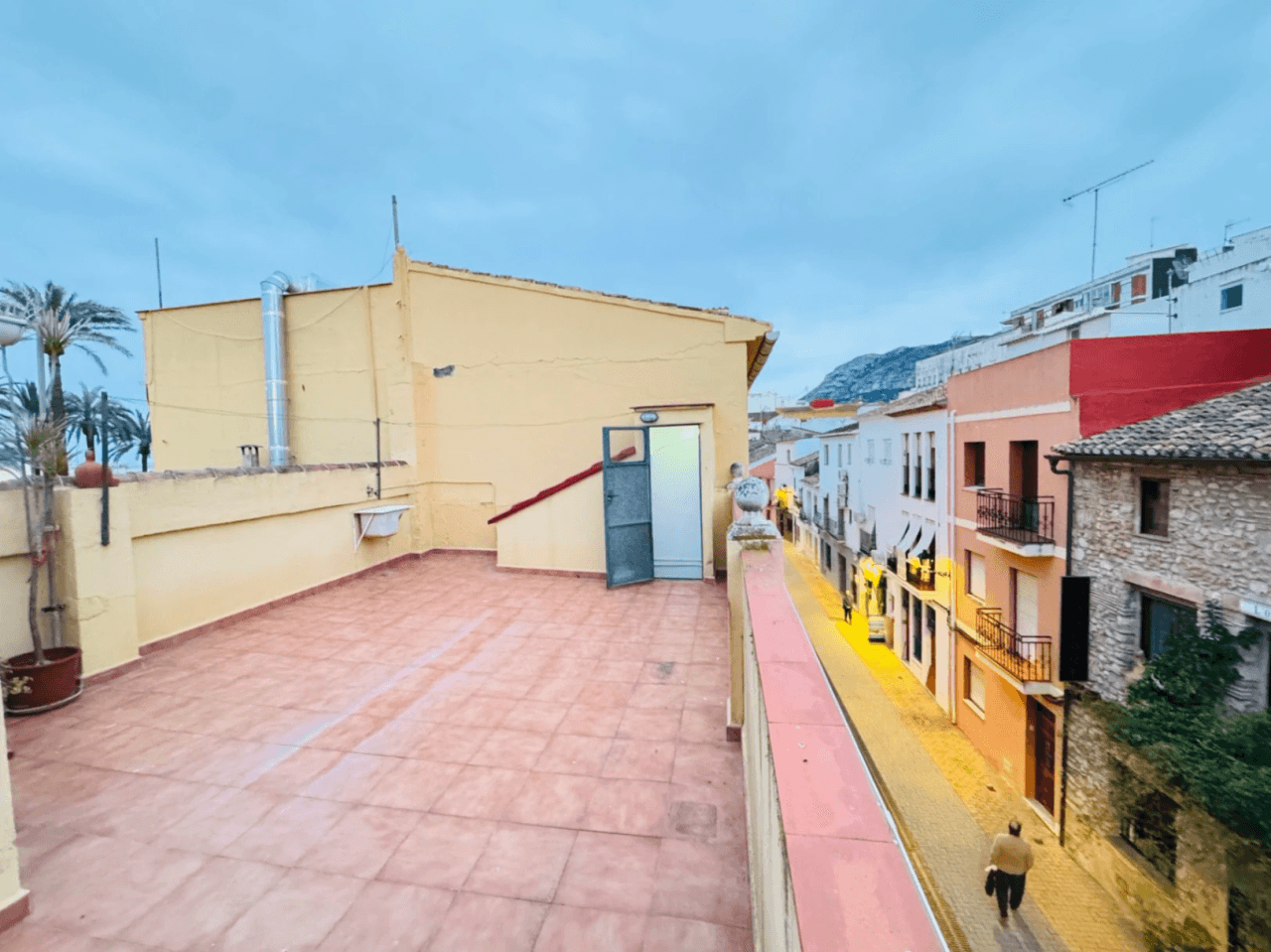 Casa de pueblo en Denia zona Puerto. Al lado Magazinos.