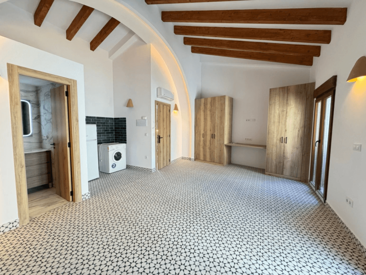 Casa de pueblo en centro Oliva con 3 viviendas dentro