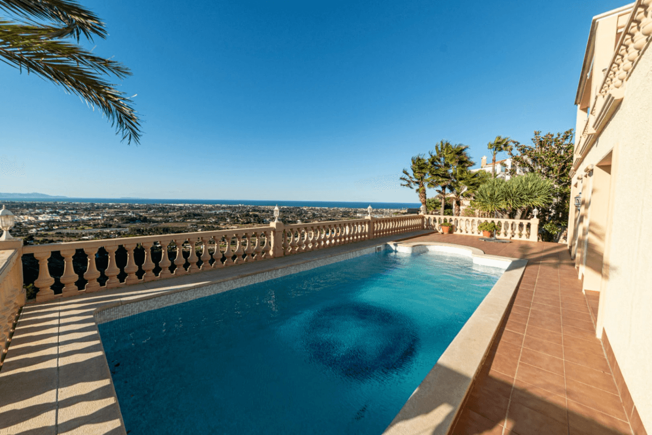 Villa til salg i Denia, Alicante