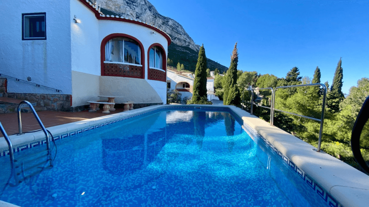Espectacular vivienda con vistas al mar en el Montgó, Dénia