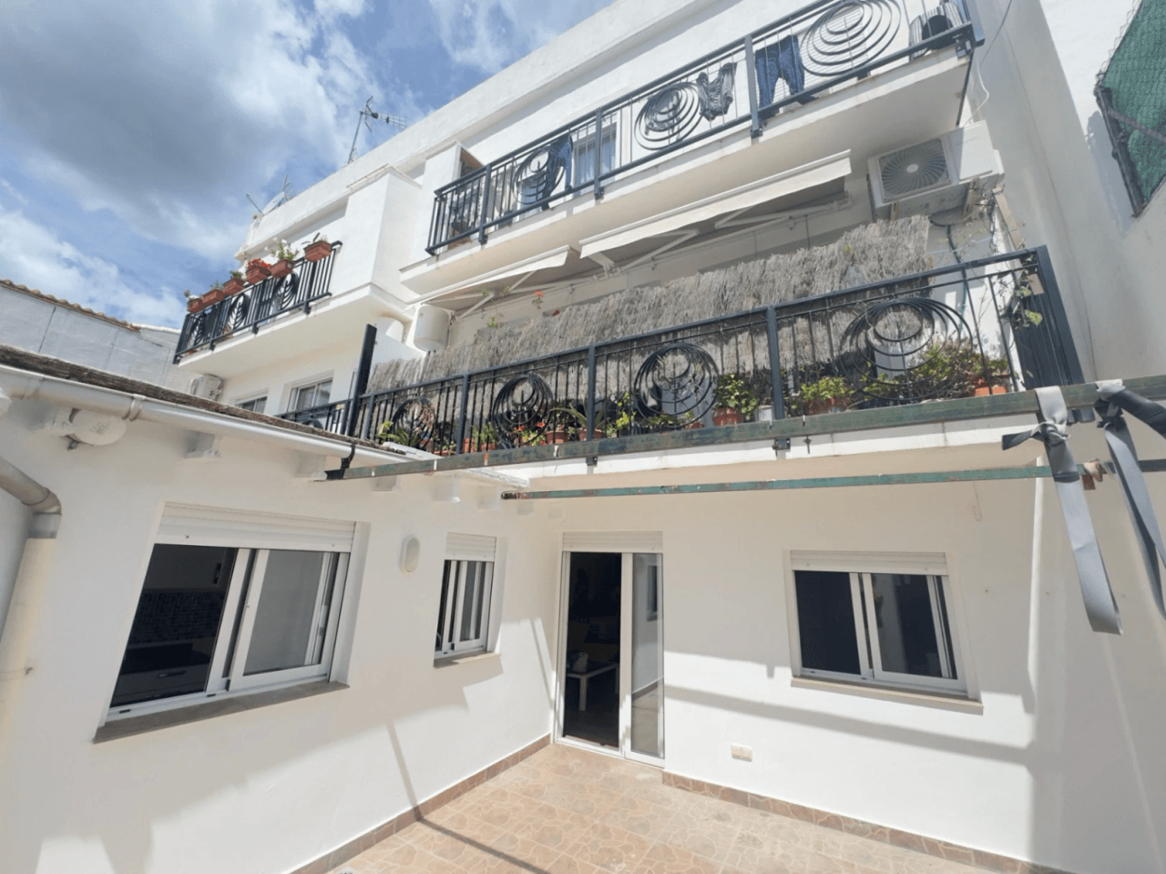 Piso en planta baja con terraza privada en centro de Orba