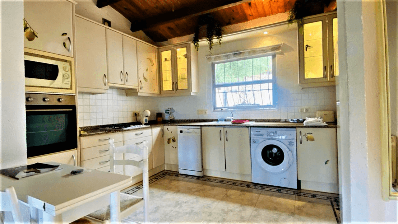 Encantadora villa en la zona del Montgó con vistas panorámicas al mar, al castillo y a la ciudad de Dénia