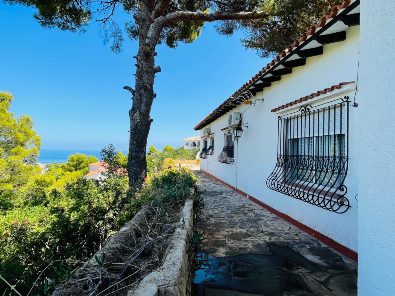 Chalet en Las Rotas con vistas panorámicas al mar y montaña