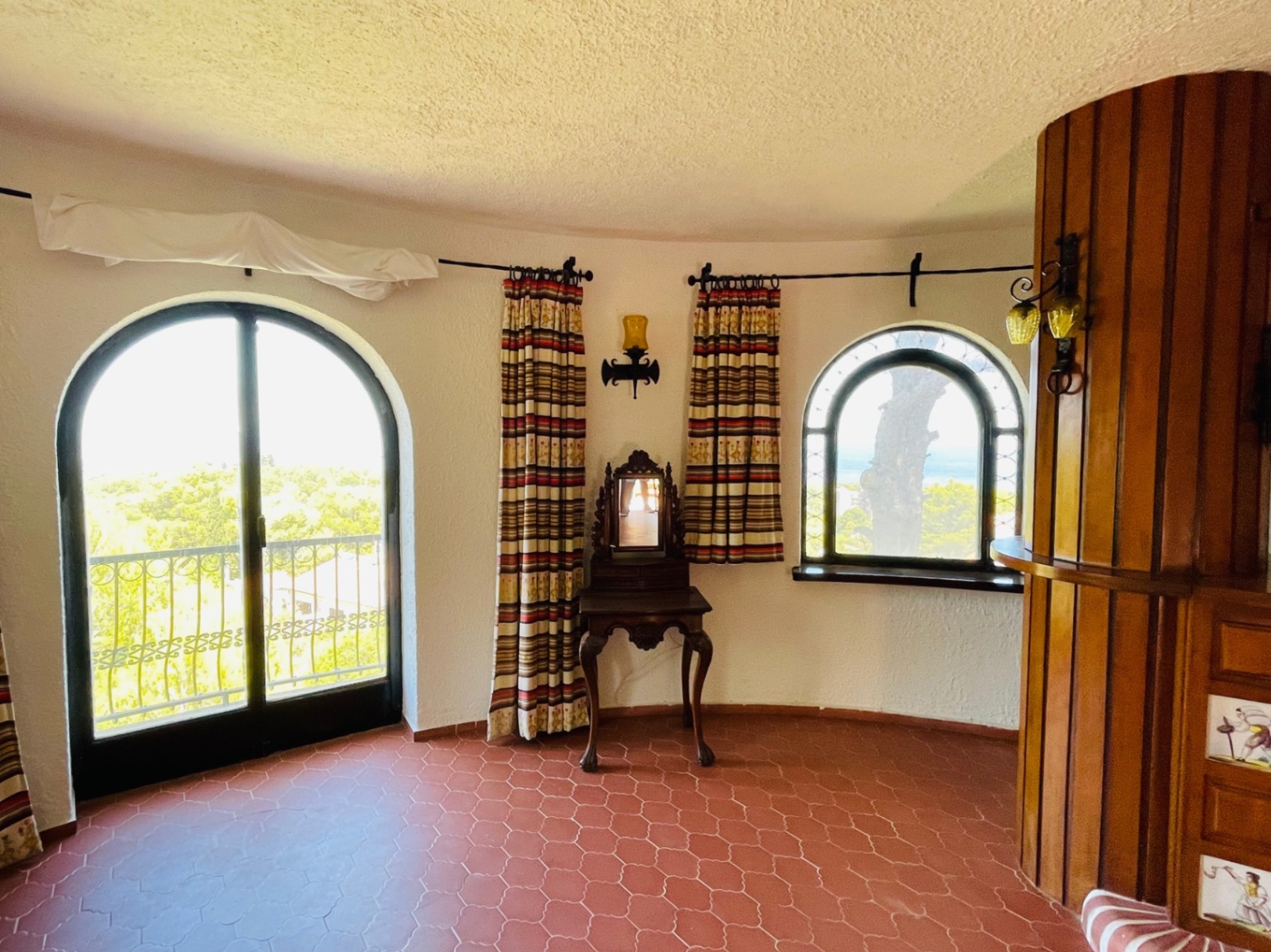 Chalet en Las Rotas con vistas panorámicas al mar y montaña