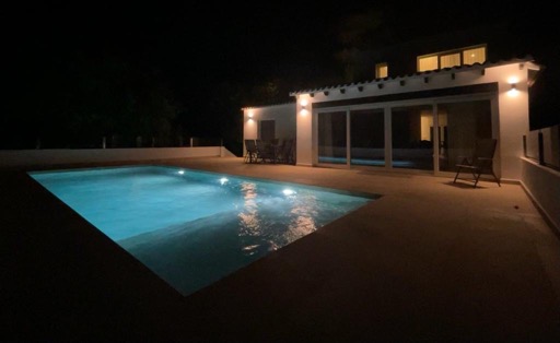 Chalet independiente en Las Marquesas en Denia con piscina privada.