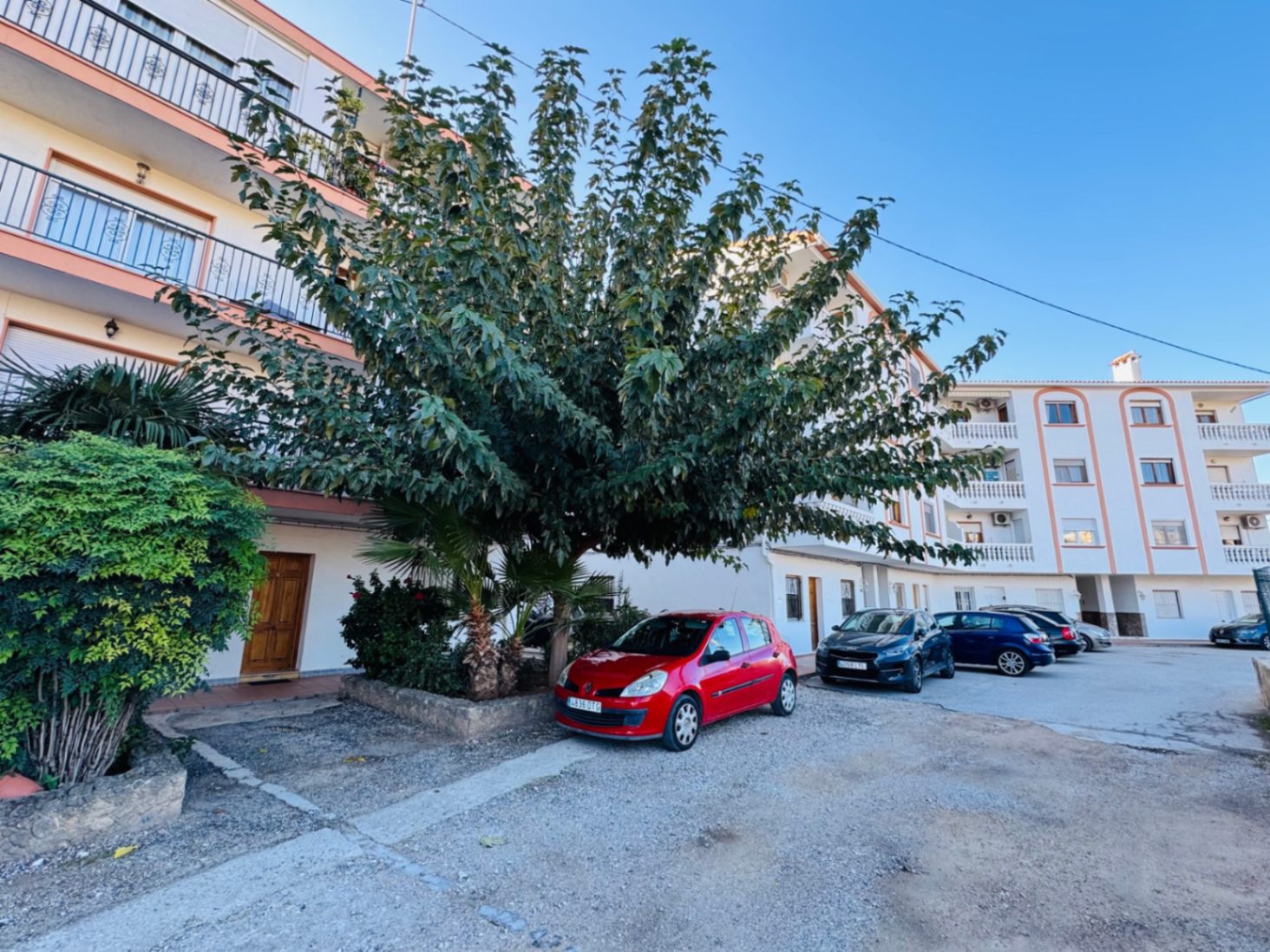 Planta baja en urbanización con piscina en Denia
