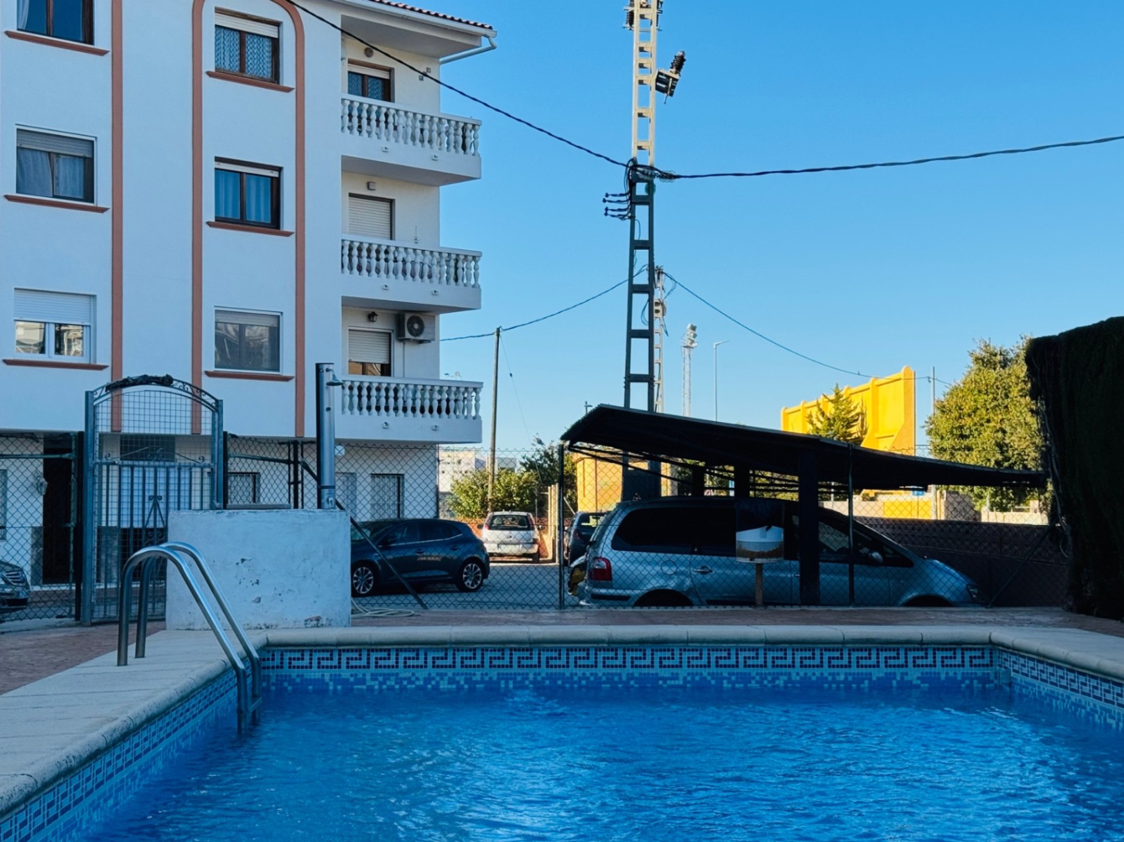 Planta baja en urbanización con piscina en Denia