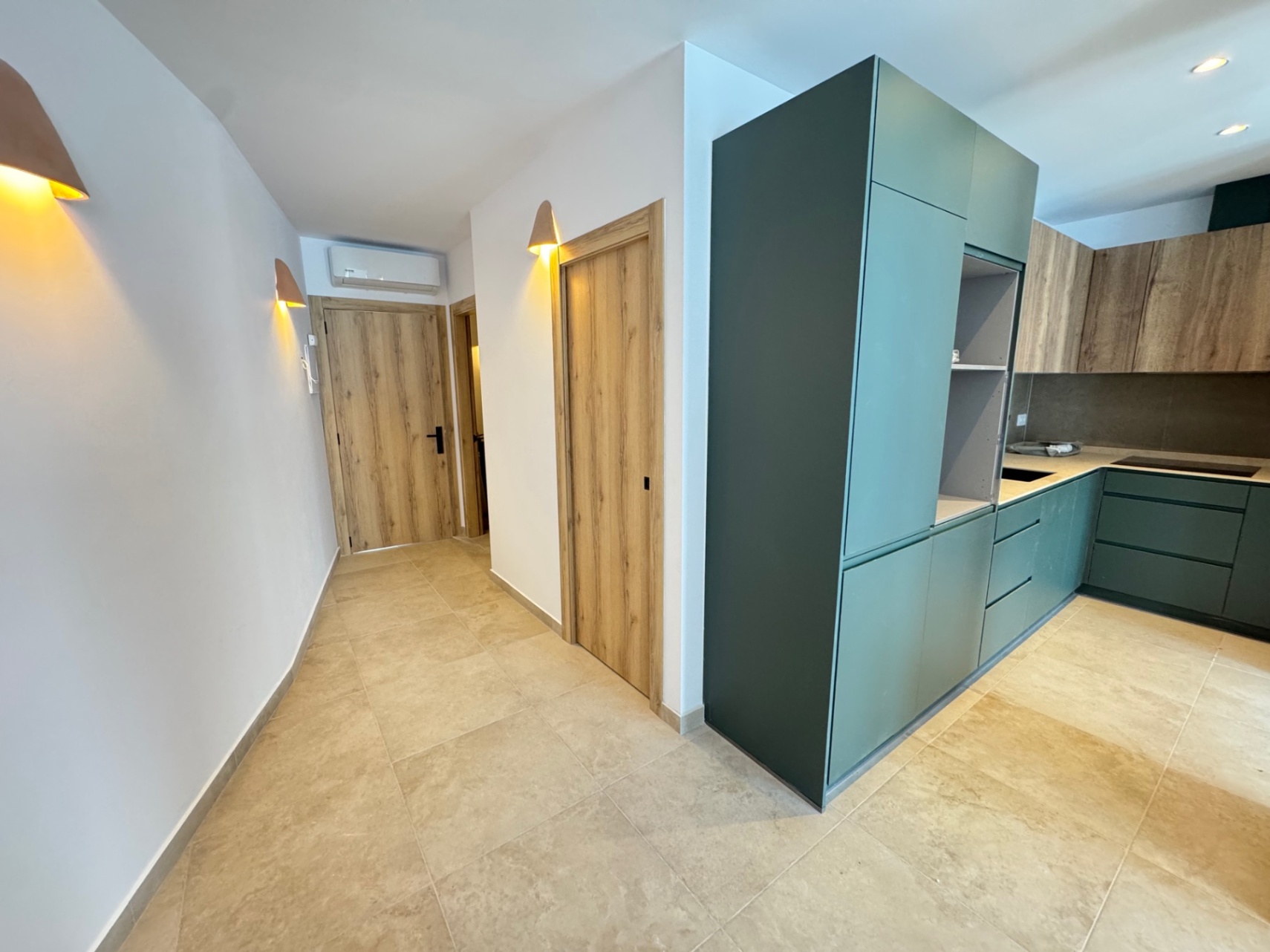 Casa de pueblo en centro Oliva con 3 viviendas dentro