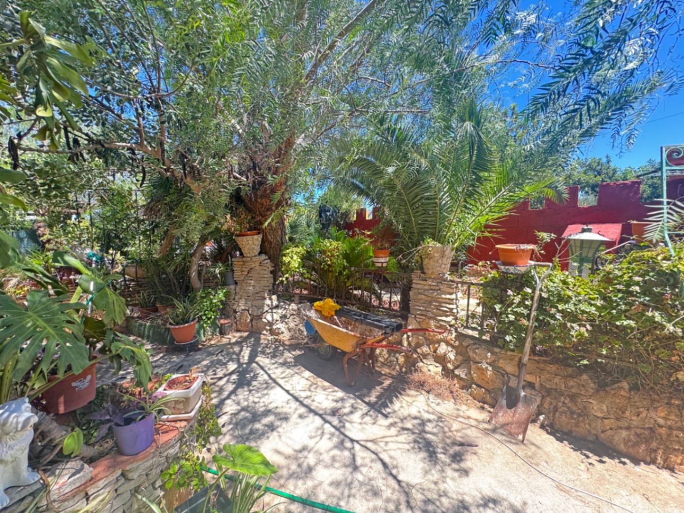 Chalet for sale in Denia